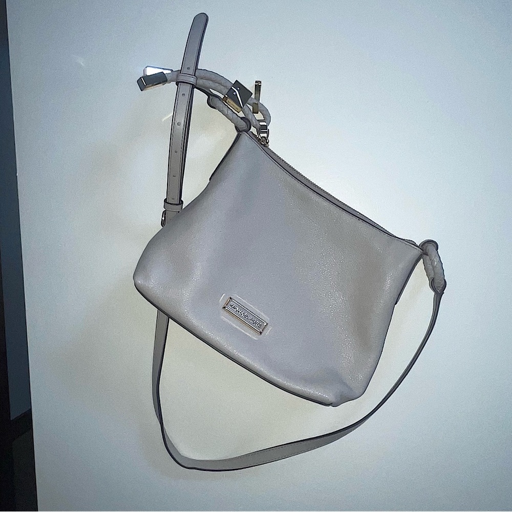 Michael Kors Pebble Leather Tassel Crossbody Bag.               ✅ Free Shipping
